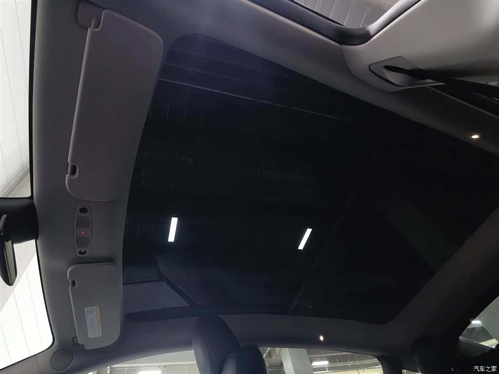 Tesla Model Y, 2023 14