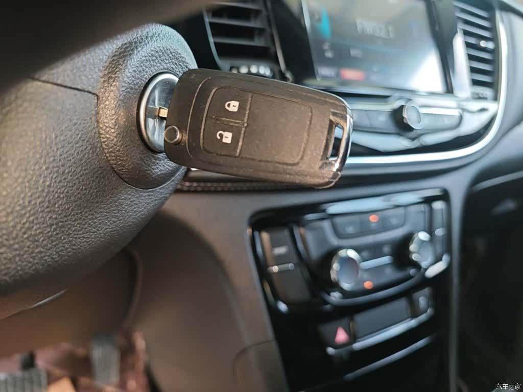 Buick Encore, 2019 9