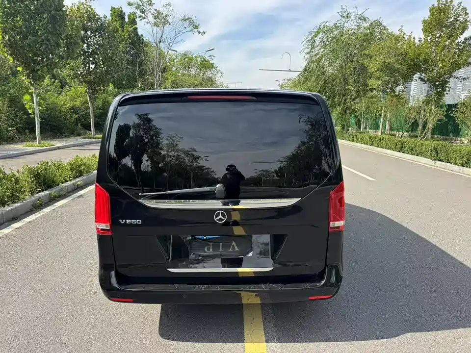 Mercedes-Benz V-class