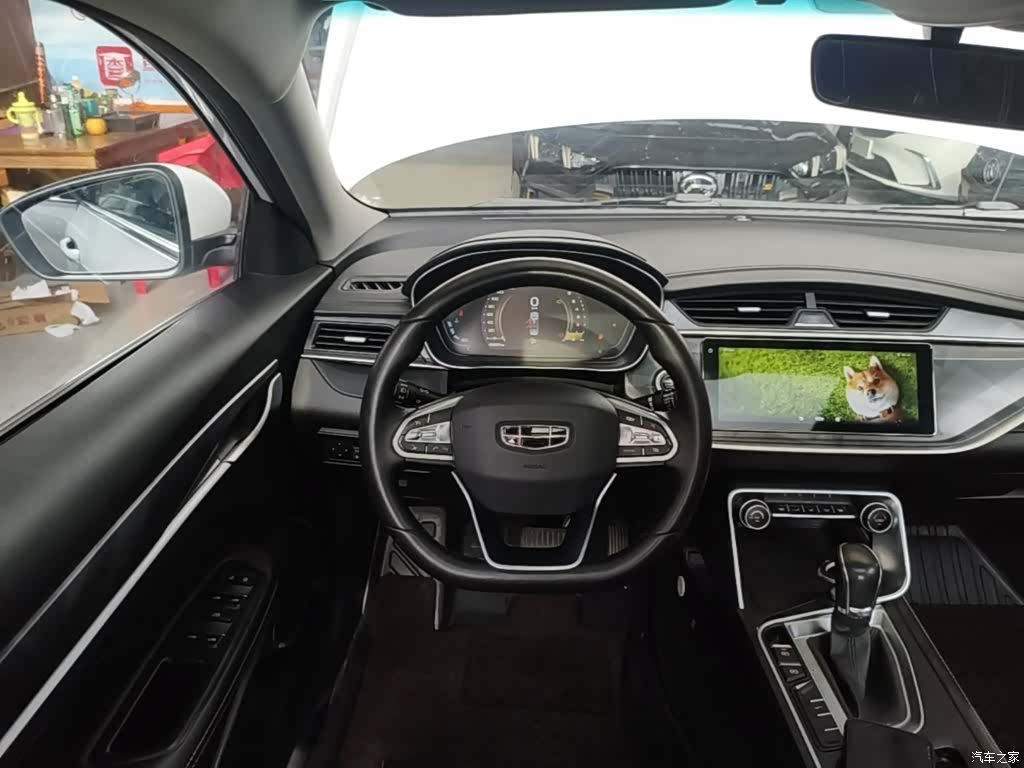 Geely Binray, 2022 11