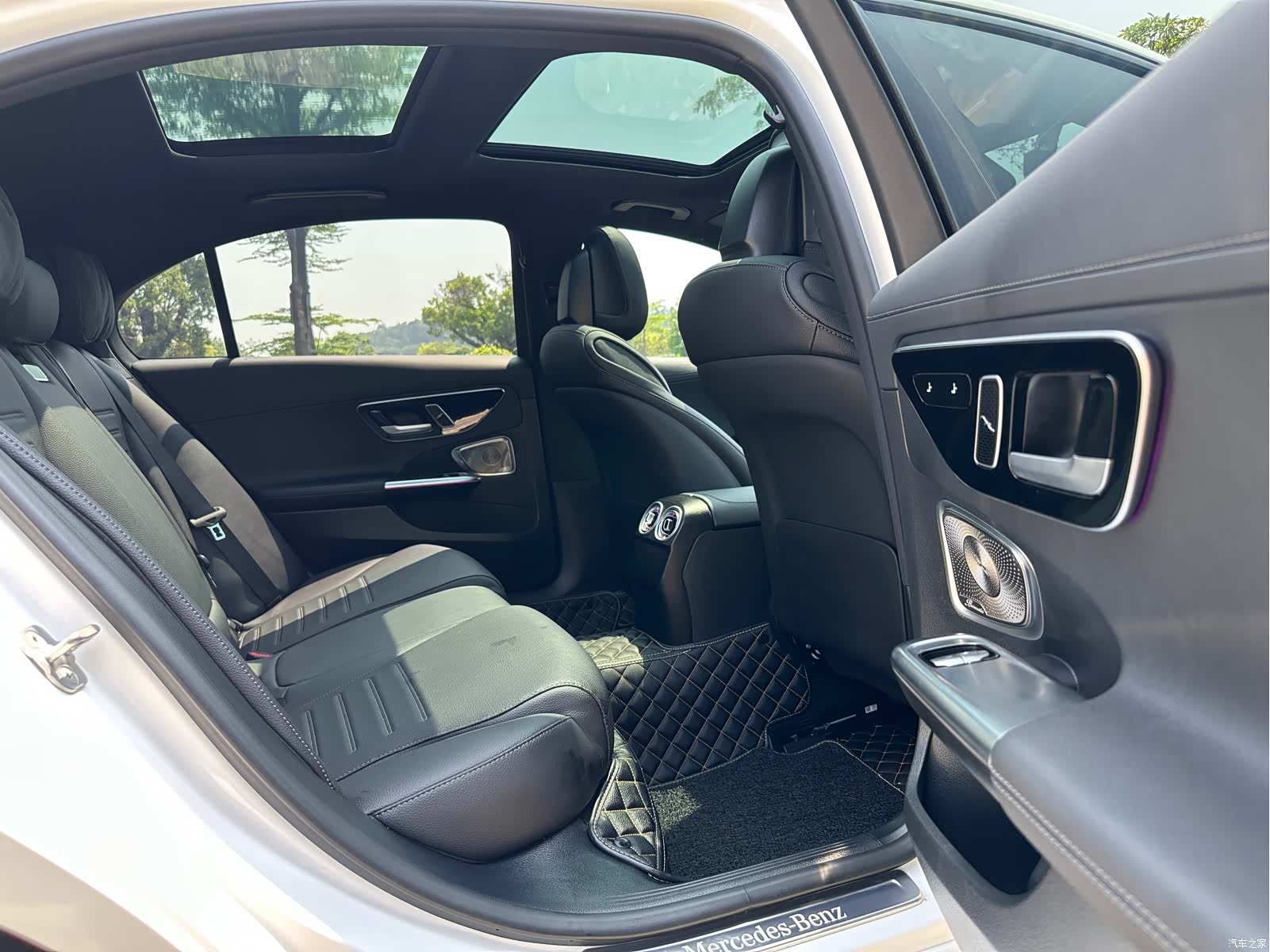 Mercedes-Benz C-Class, 2025 12