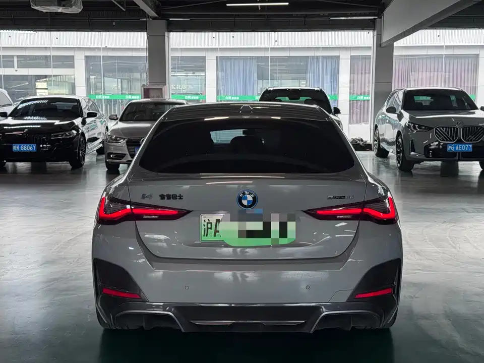 BMW i4