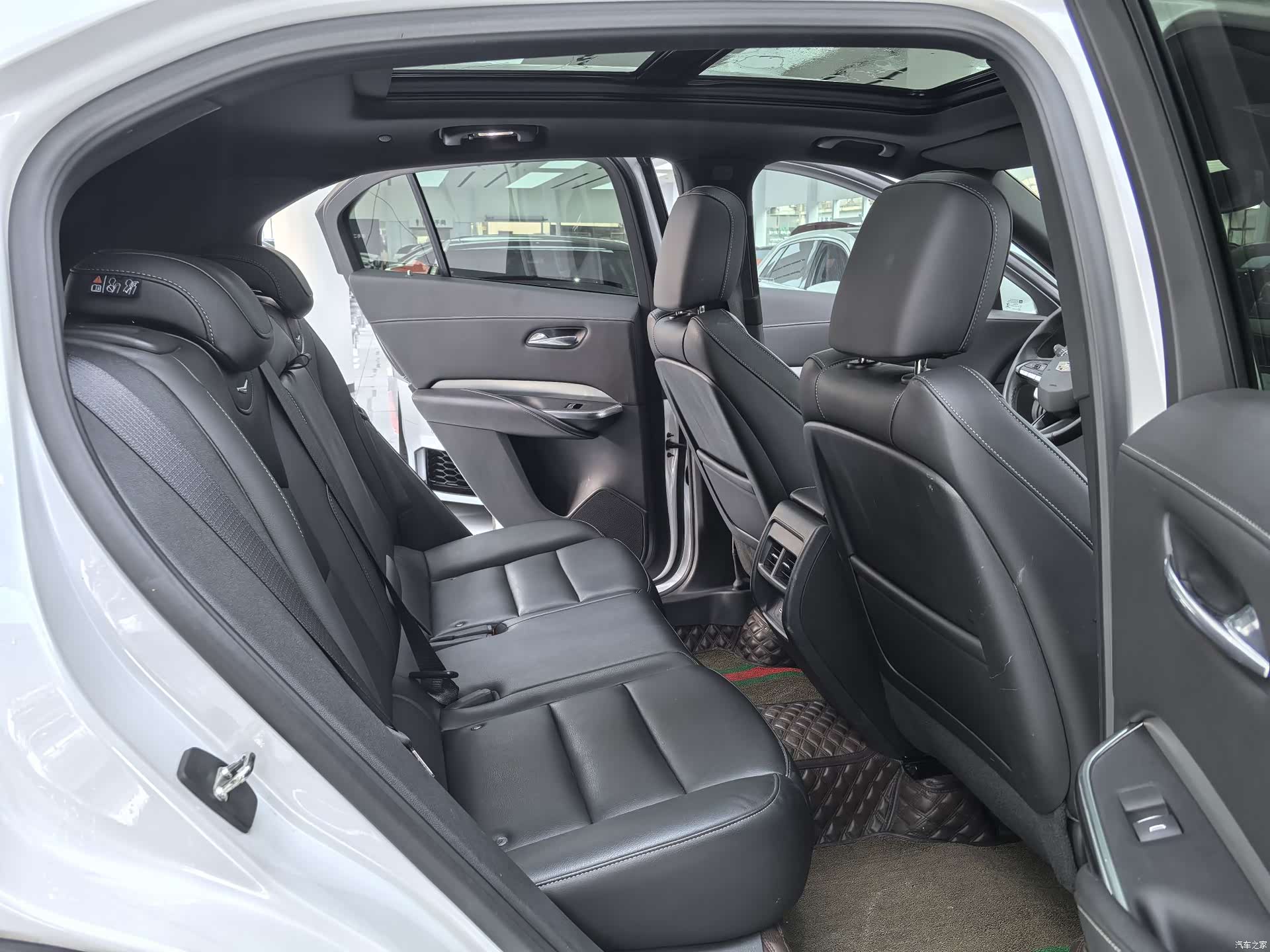 Cadillac XT4, 2021 11