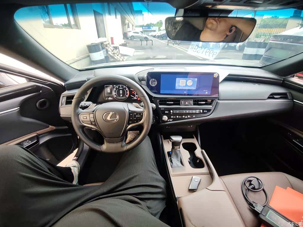 Lexus ES, 2024 10