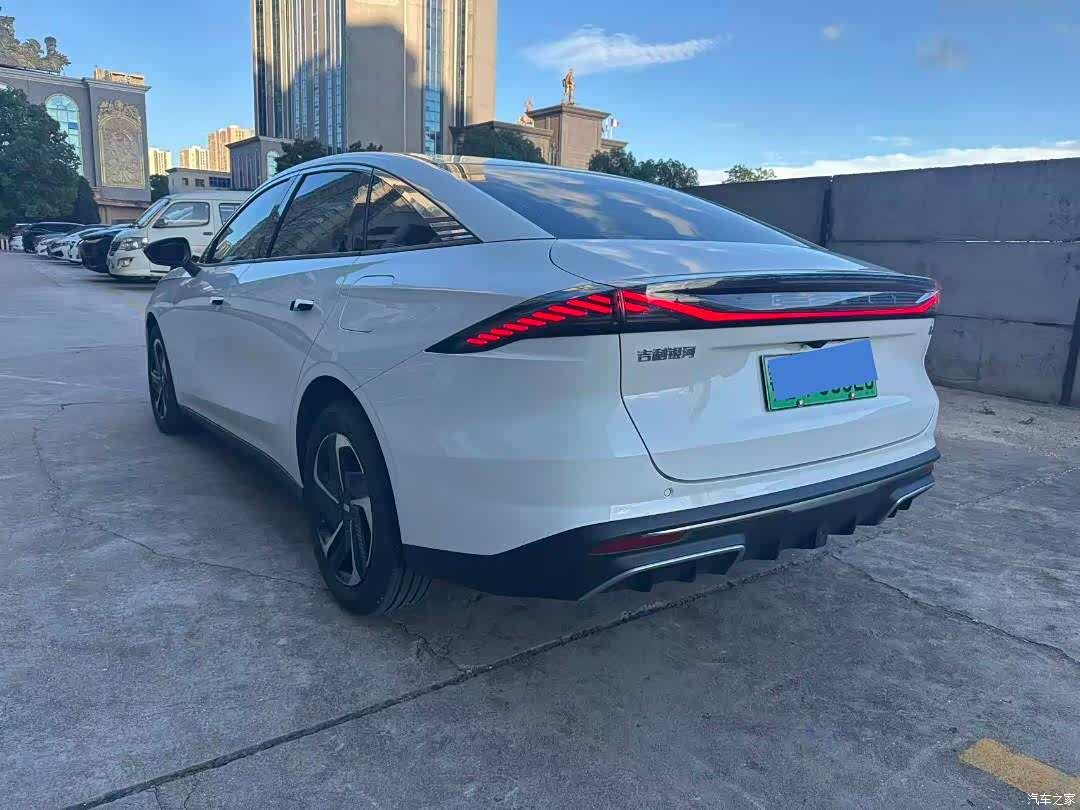 Geely Galaxy L6, 2024 11