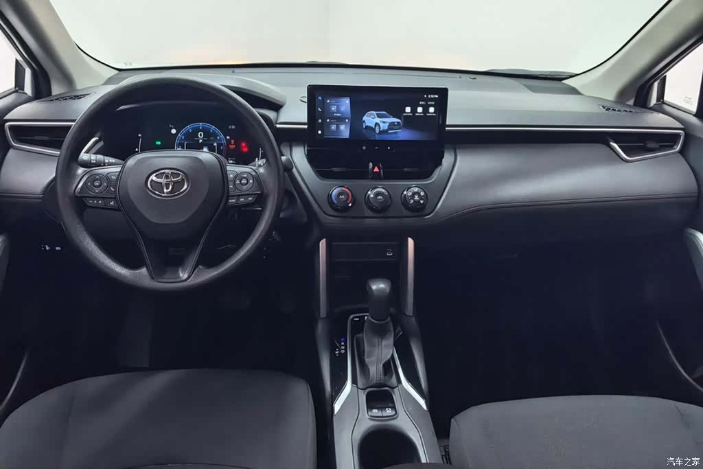 Toyota Corolla, 2025 12
