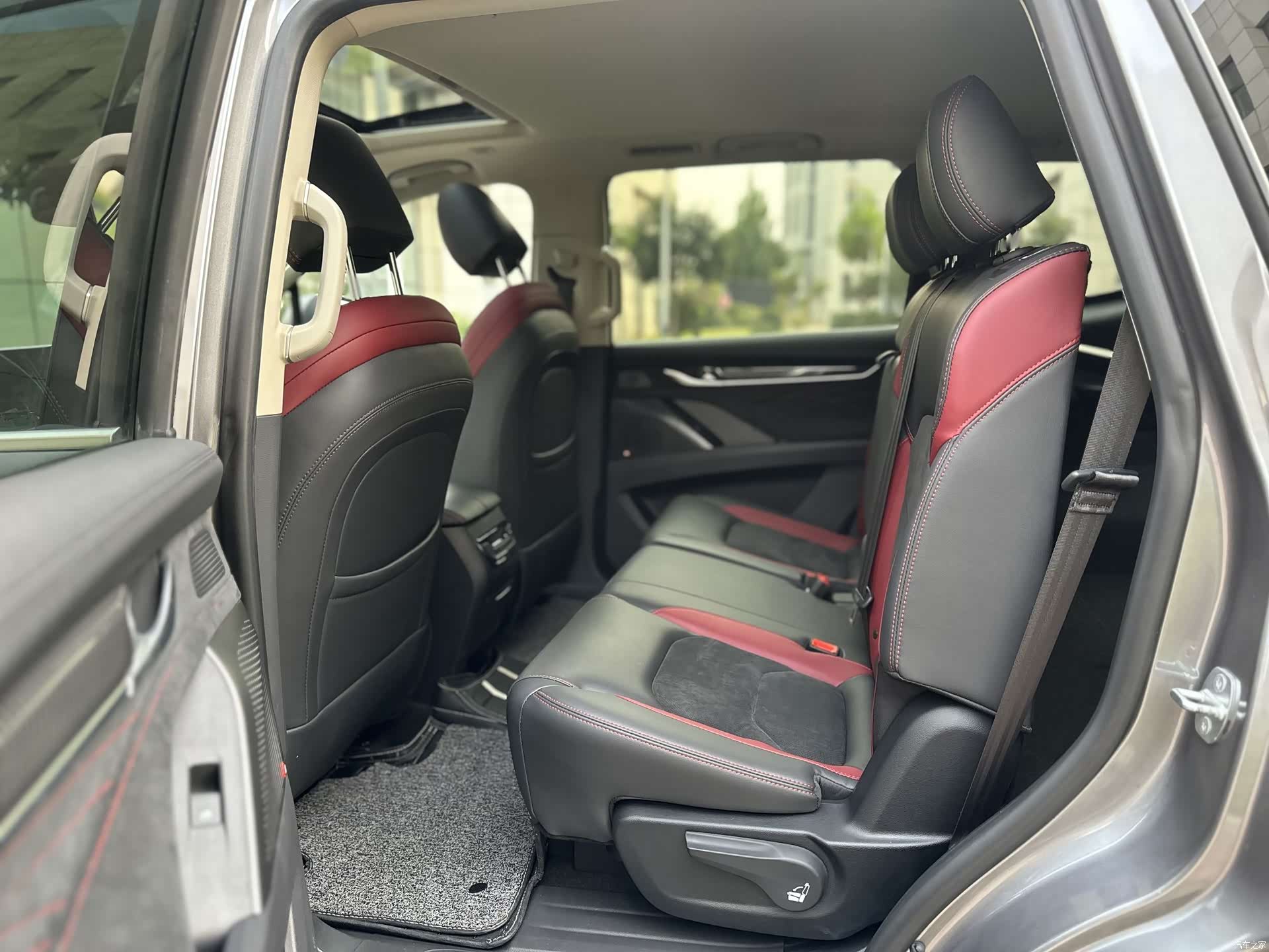 Maxus D90, 2022 13