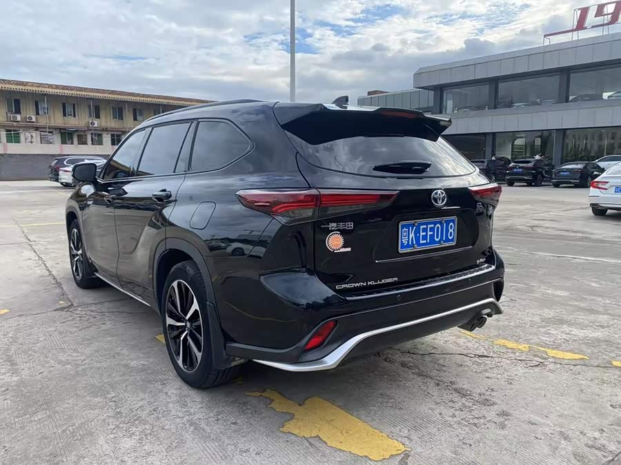 Toyota Crown Kluger 2023, фото 5