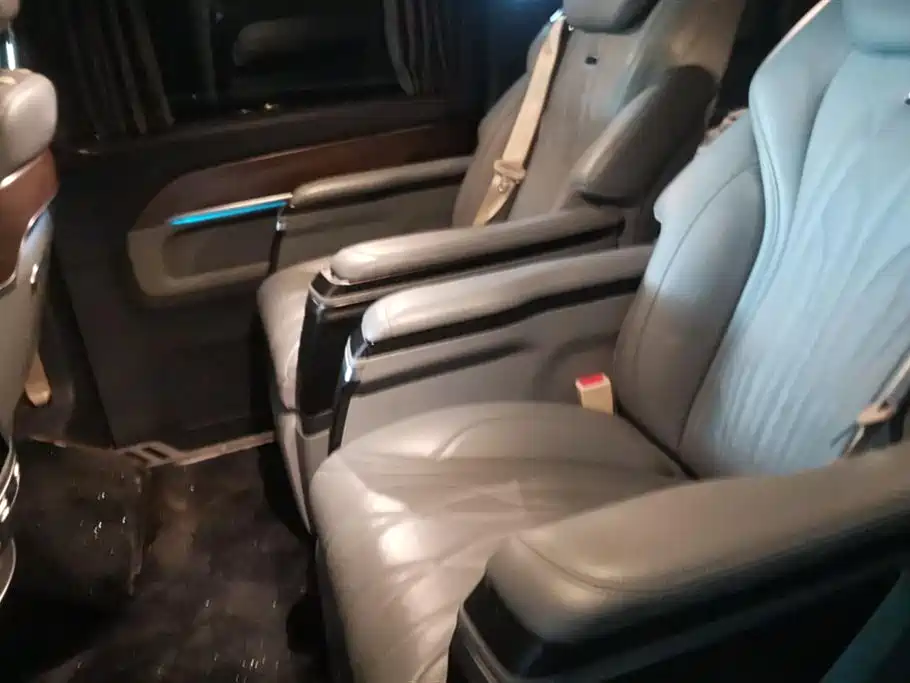 Mercedes-Benz V-class