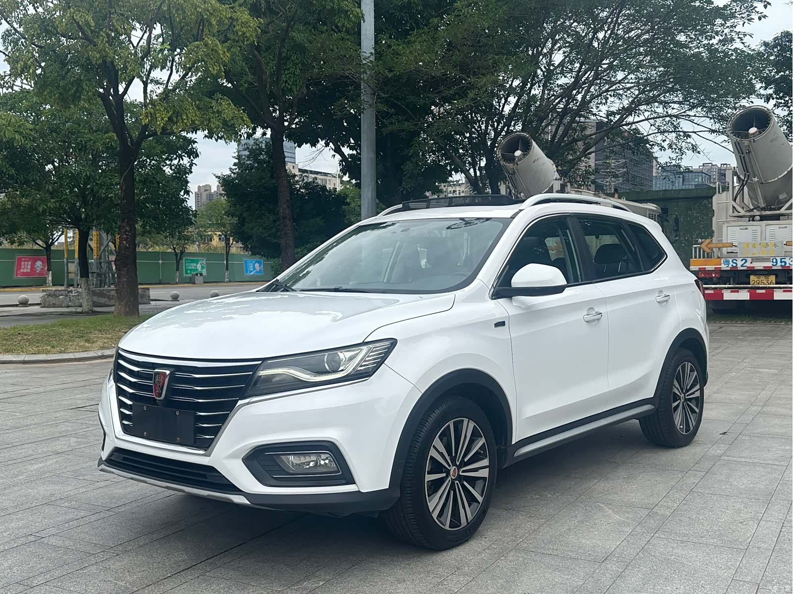Roewe RX5