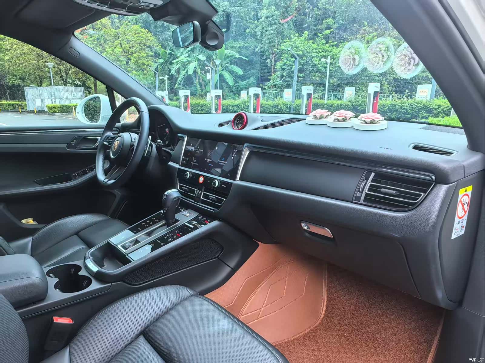 Porsche Macan, 2025 10