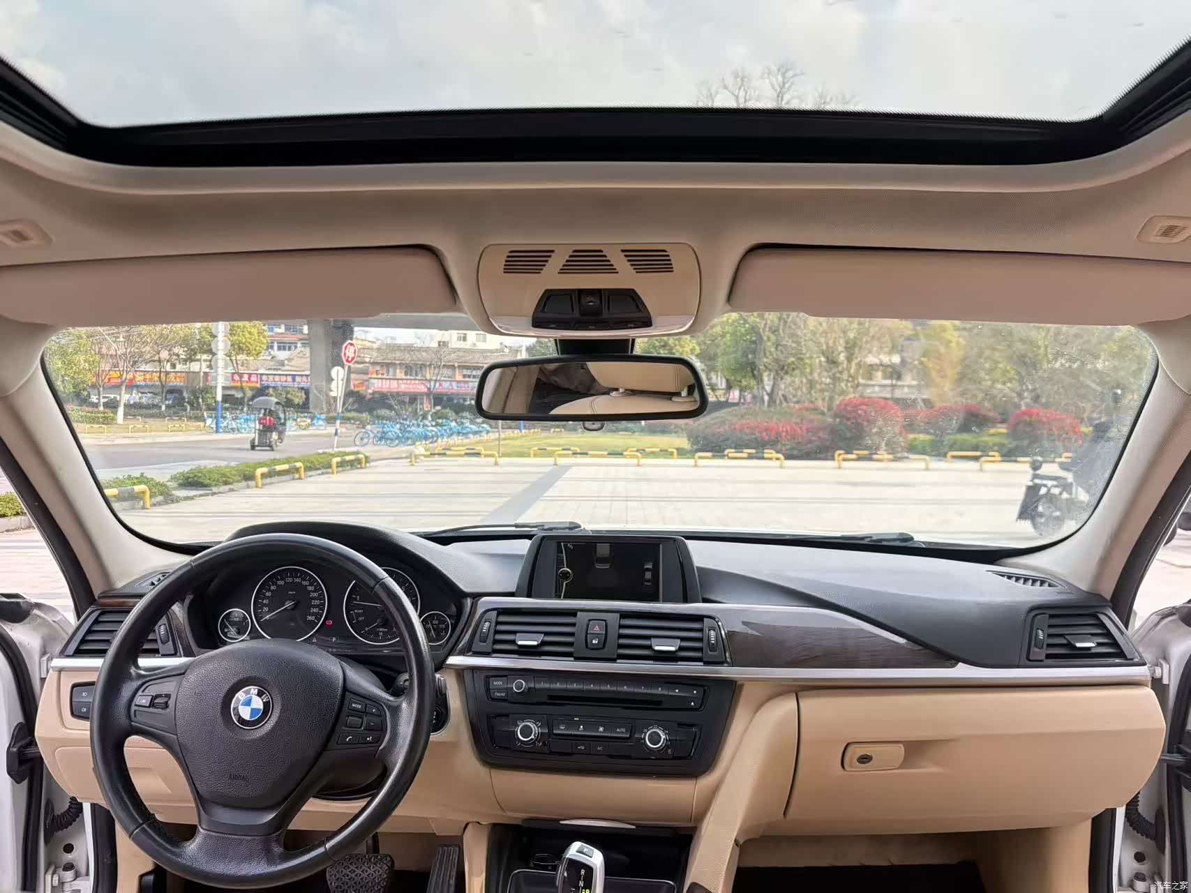 BMW 3 Series, 2013 24
