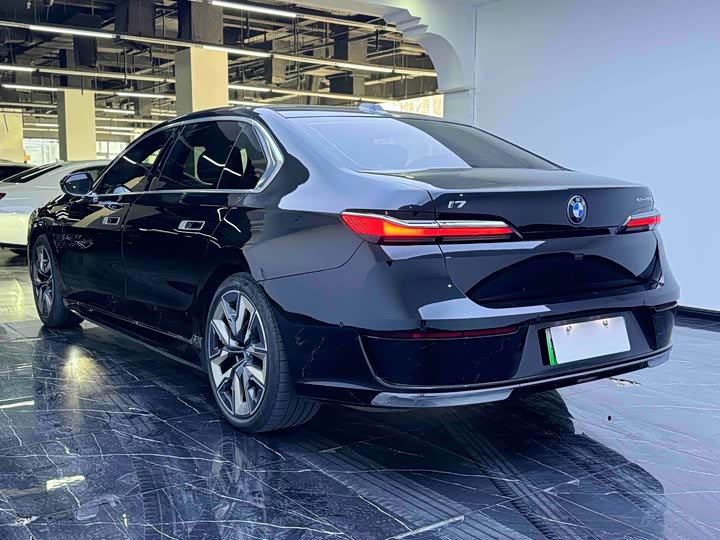 BMW i7 2023 eDrive50L zun xiang hao hua tao zhuang