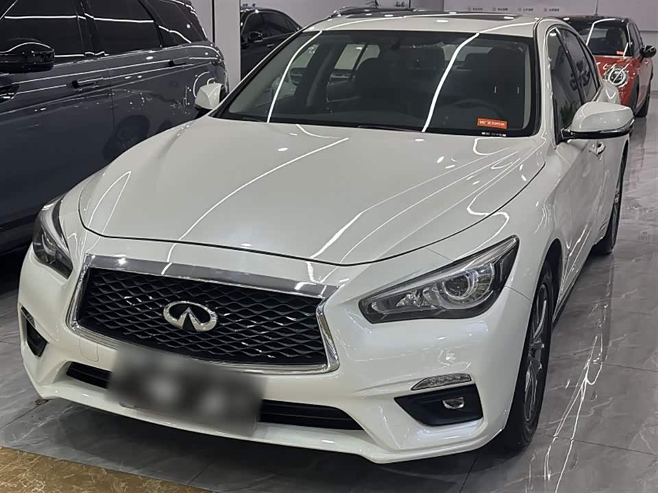 Infiniti Q50L