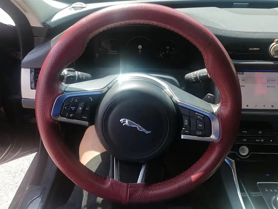 Jaguar XFL