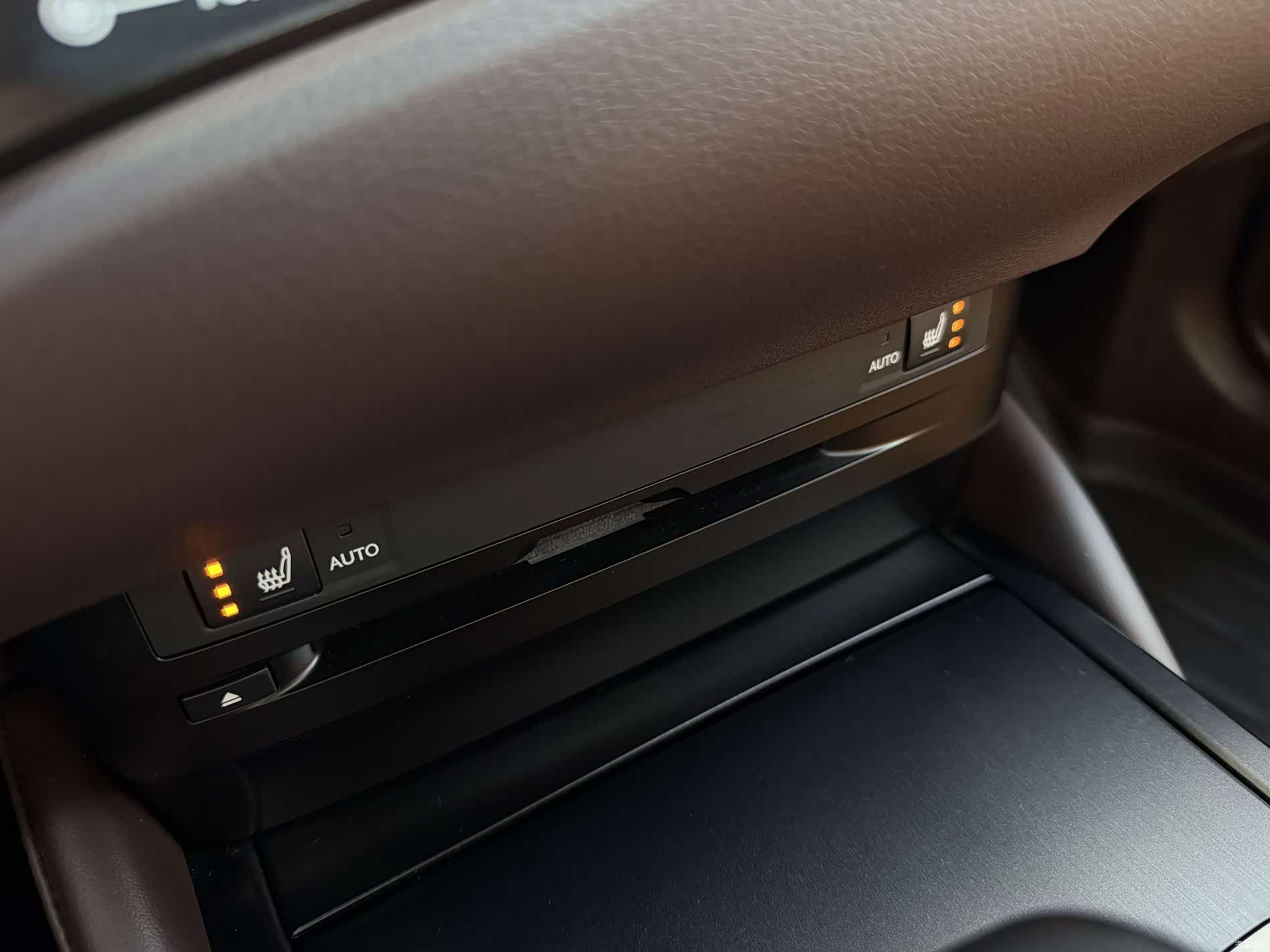 Lexus ES, 2021 14