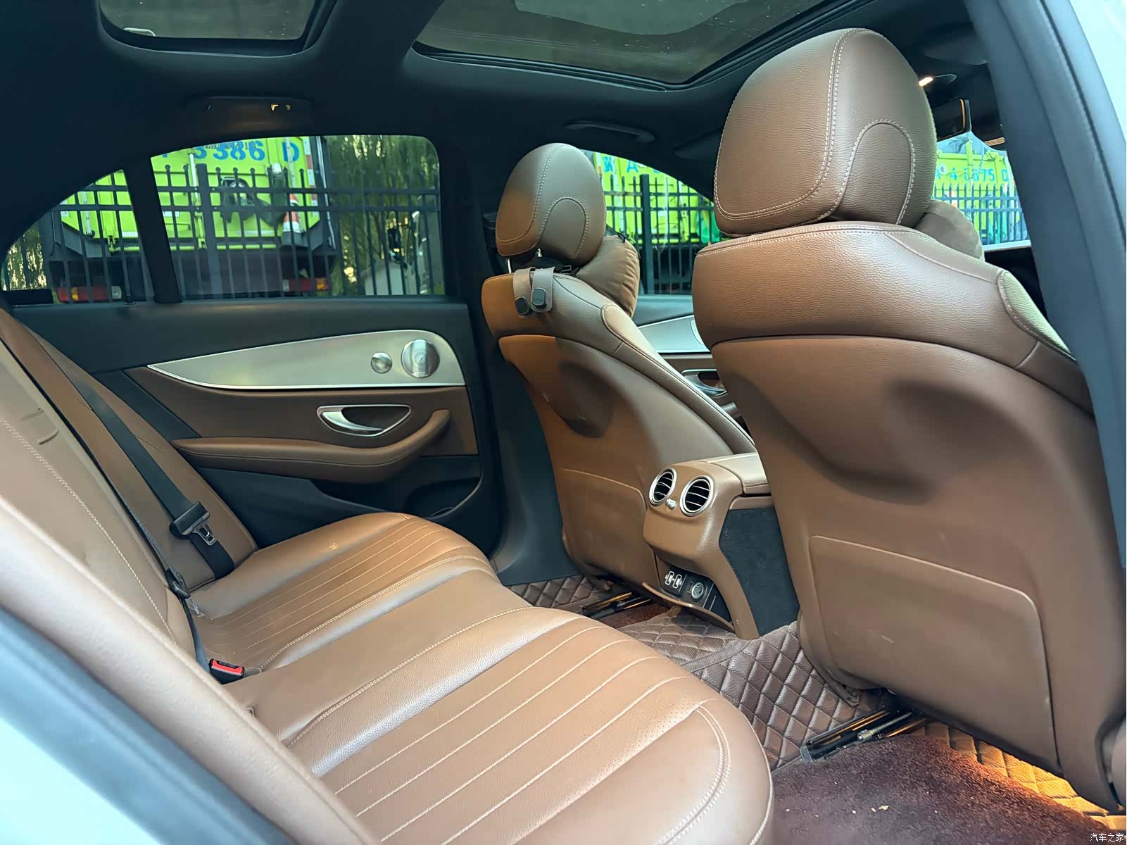 Mercedes-Benz E-Class, 2019 12