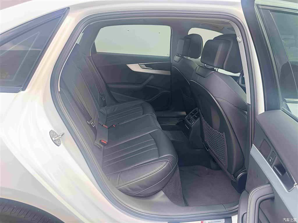 Audi A4L, 2023 7