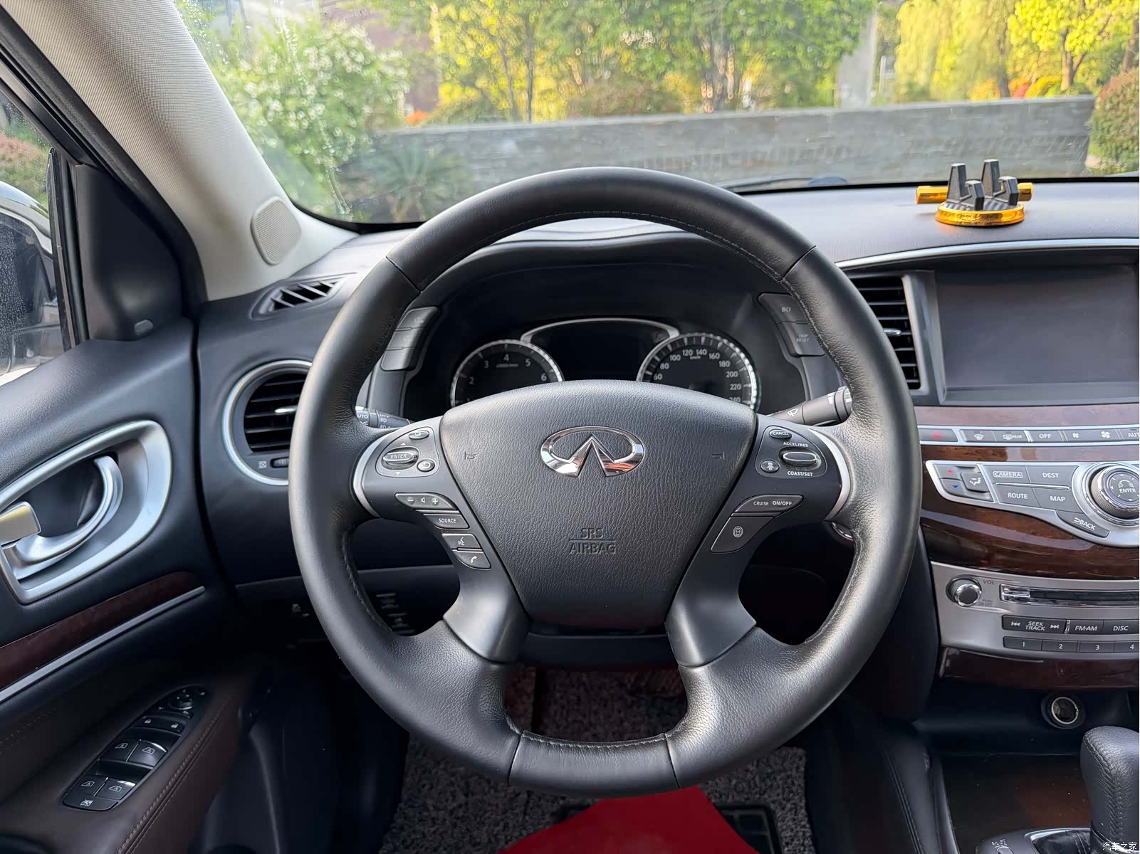 Infiniti JX35, 2015 7