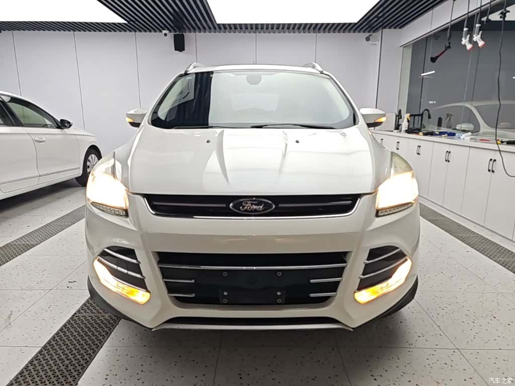 Ford Kuga, 2016 3