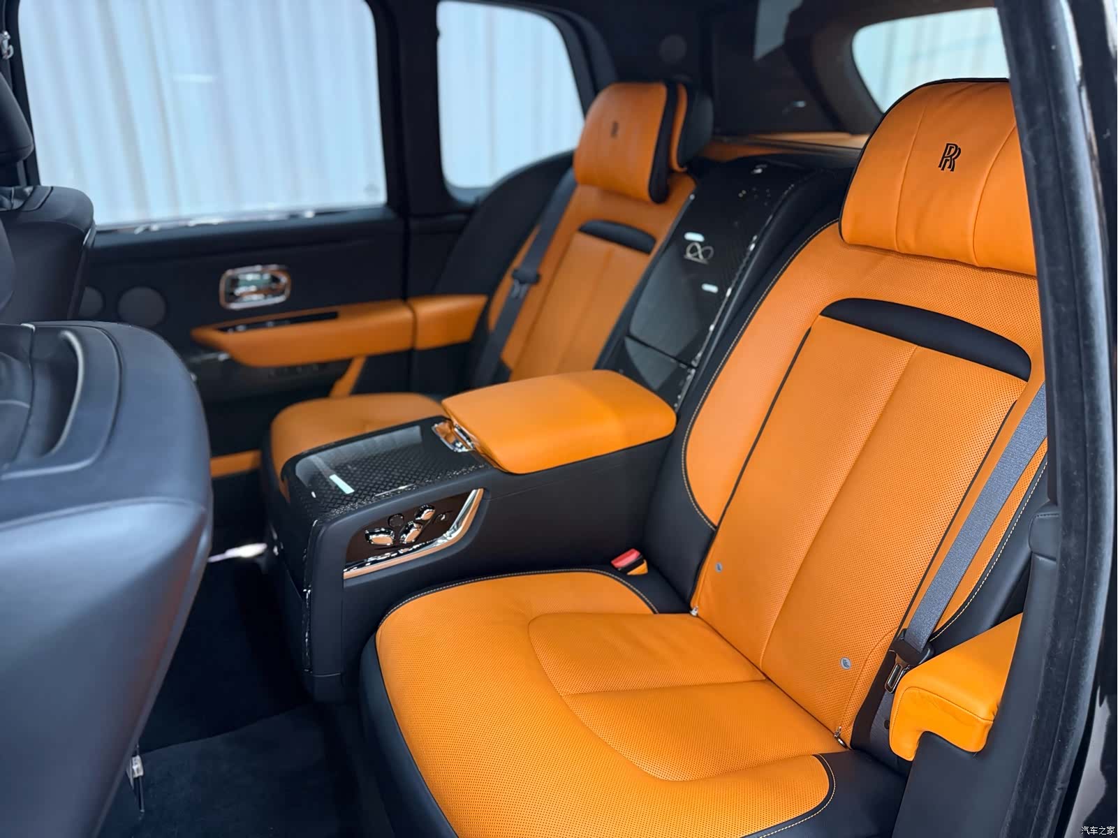 Rolls-Royce Cullinan, 2023 10