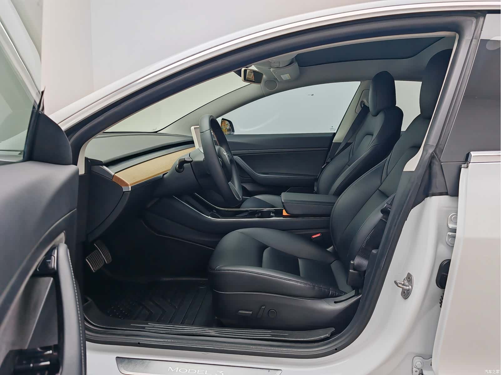 Tesla Model 3, 2020 14