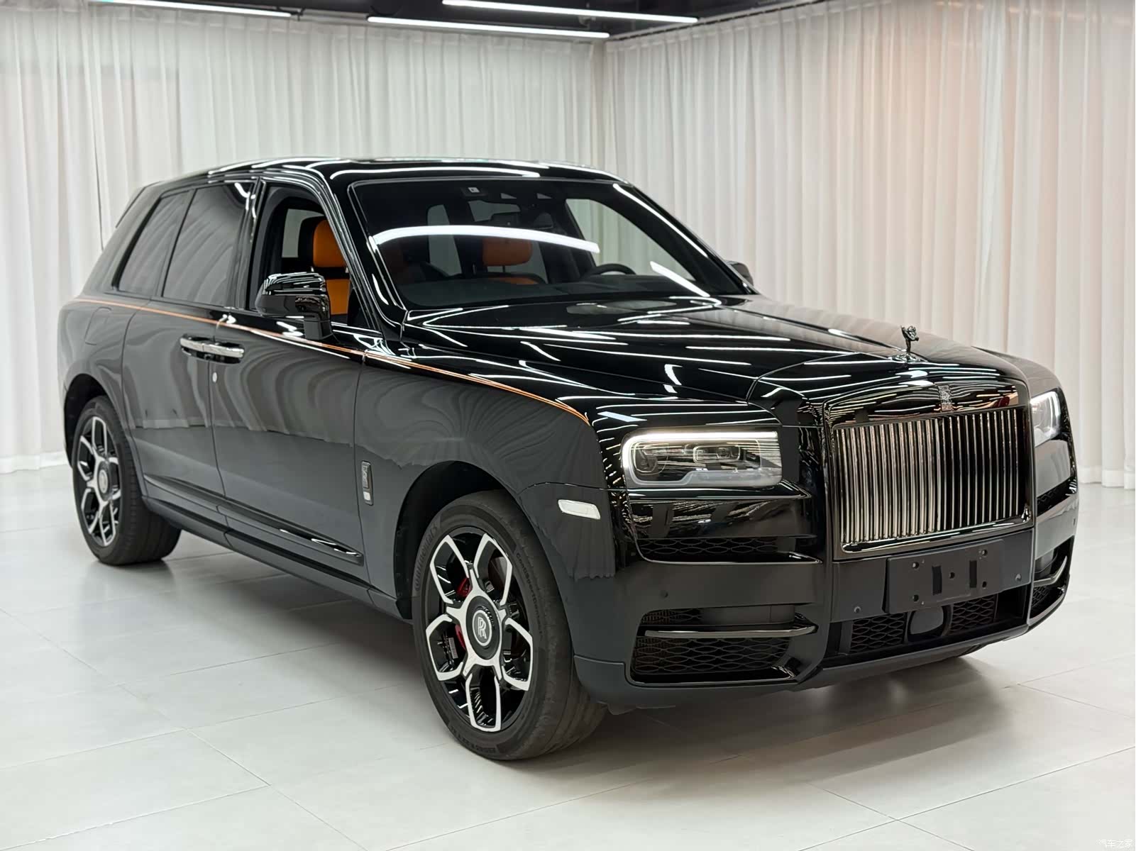 Rolls-Royce Cullinan, 2023 3