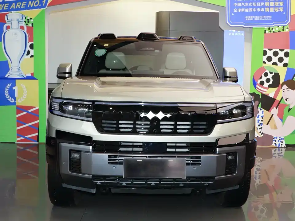 BYD Leopard 8