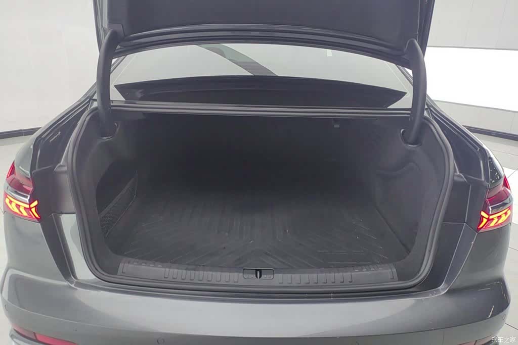 Audi A6L, 2023 4