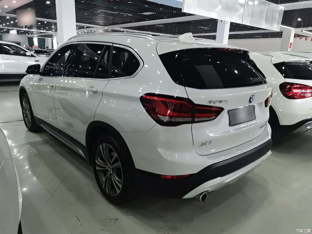 BMW X1, 2020 все фото