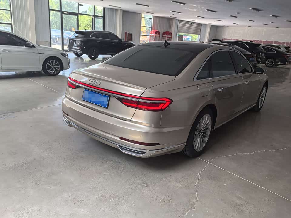 Audi A8