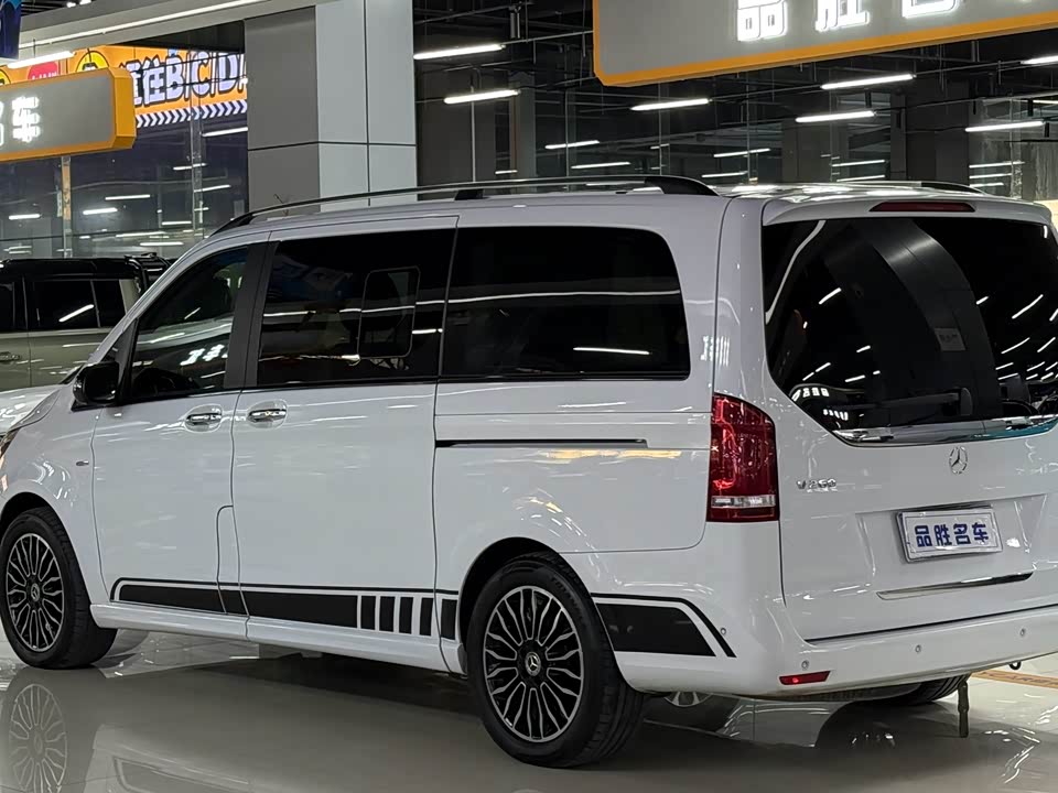 Mercedes-Benz V-class