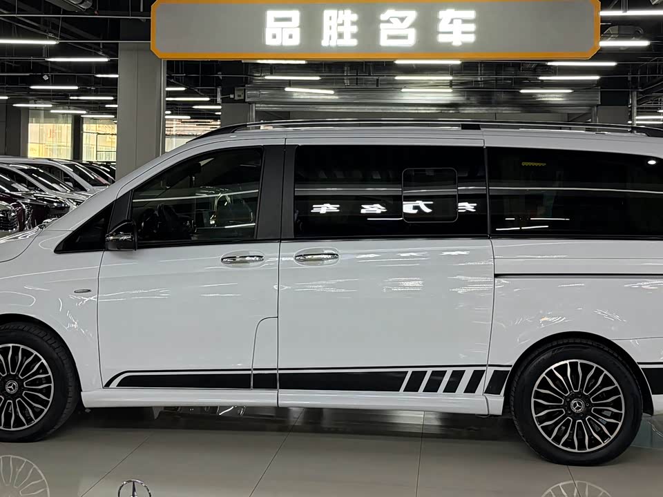 Mercedes-Benz V-class