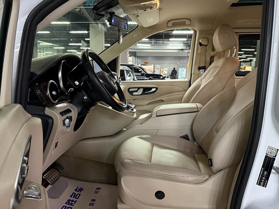 Mercedes-Benz V-class