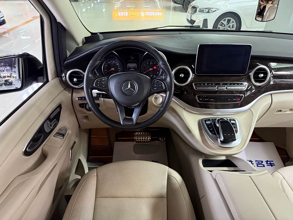 Mercedes-Benz V-class