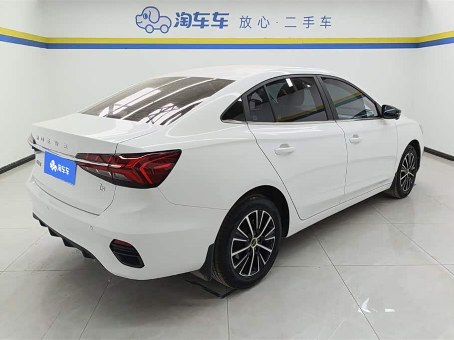 Roewe i5