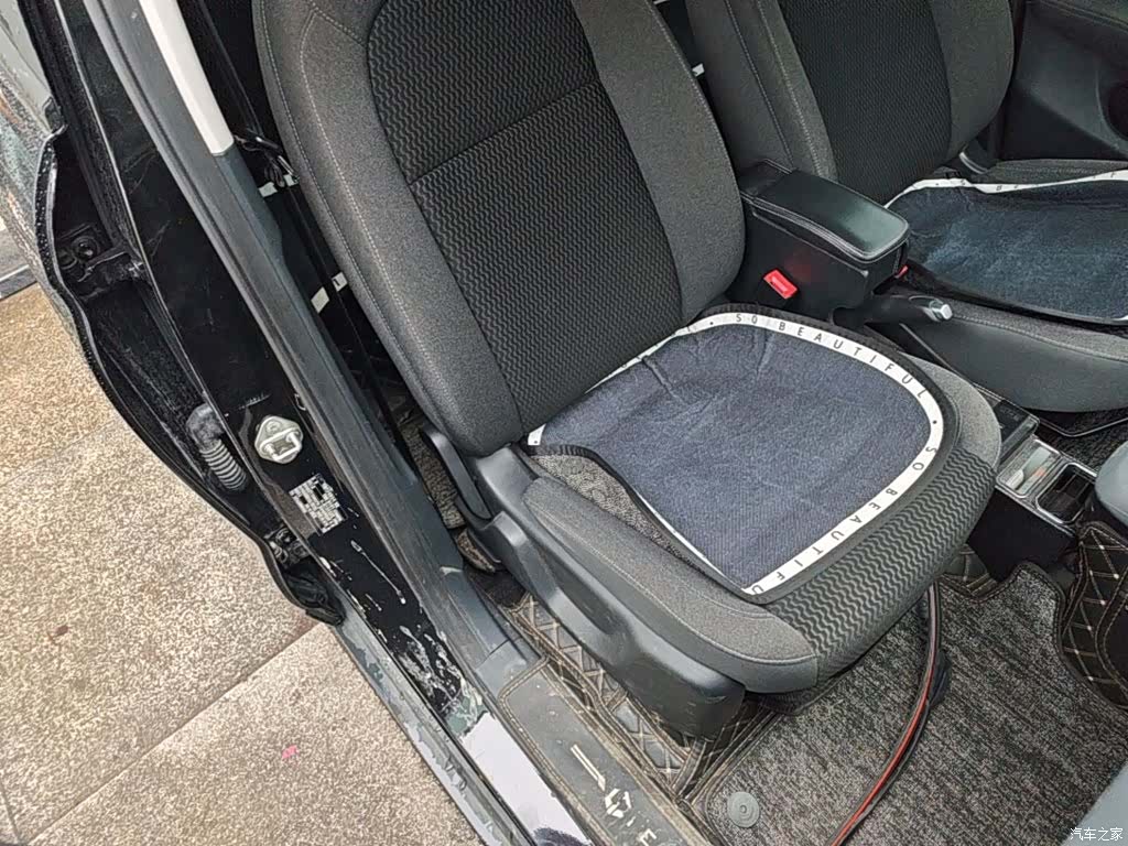 Leapmotor T03, 2022 25