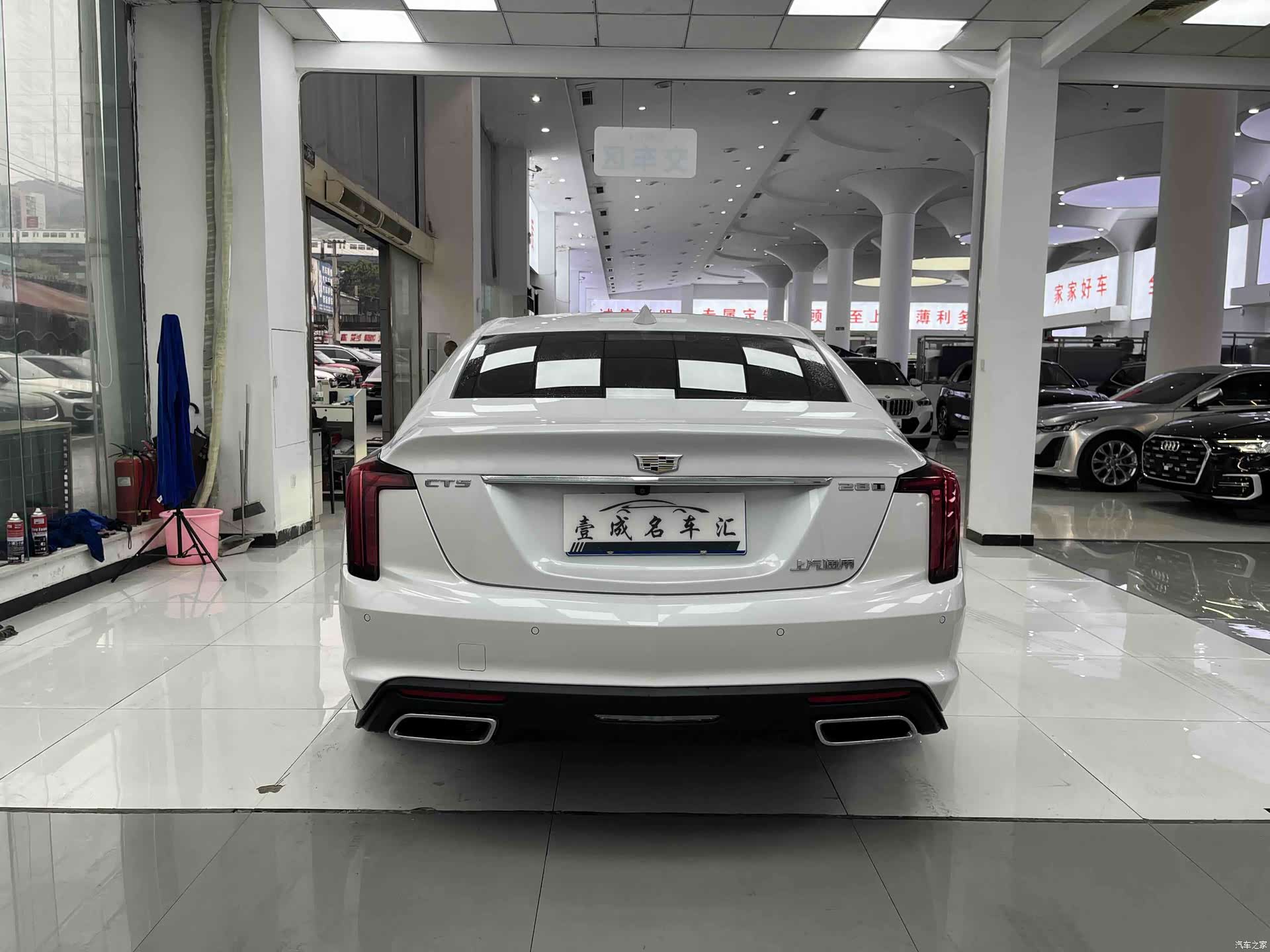 Cadillac CT5, 2023 все фото