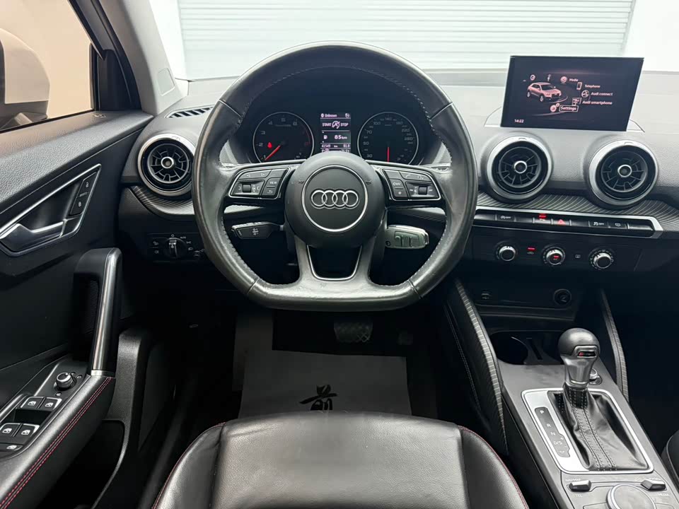 Audi Q2L