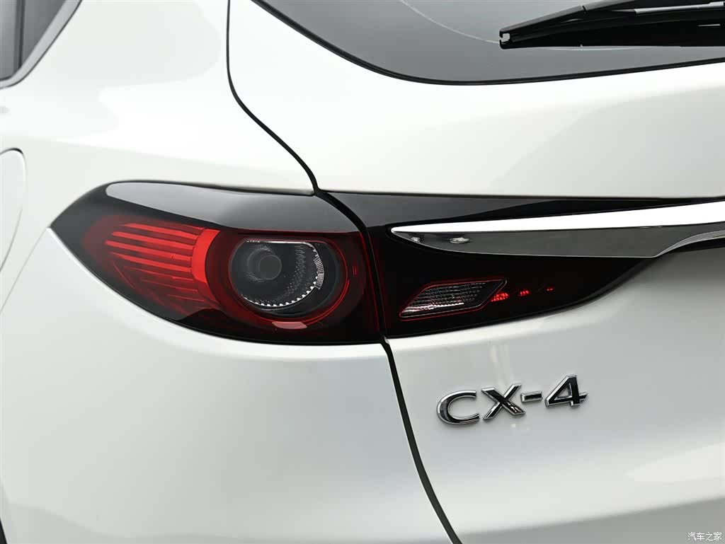 Mazda CX-4, 2023 7