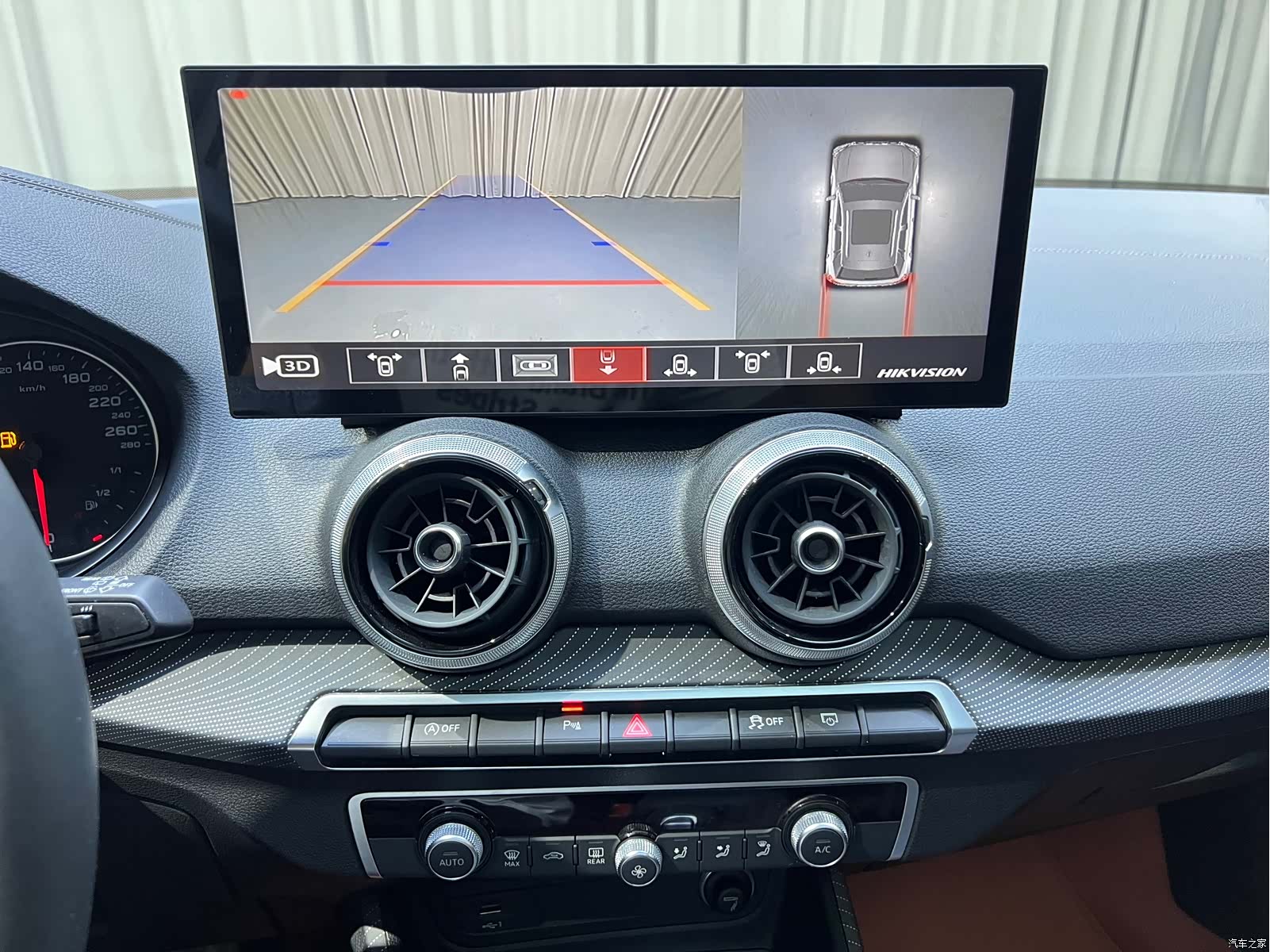 Audi Q2L, 2022 16