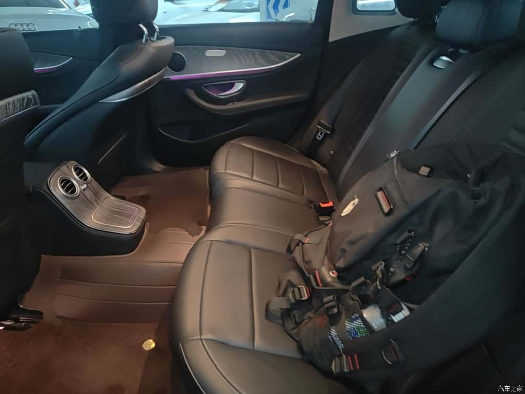 Mercedes-Benz E-Class, 2022 17