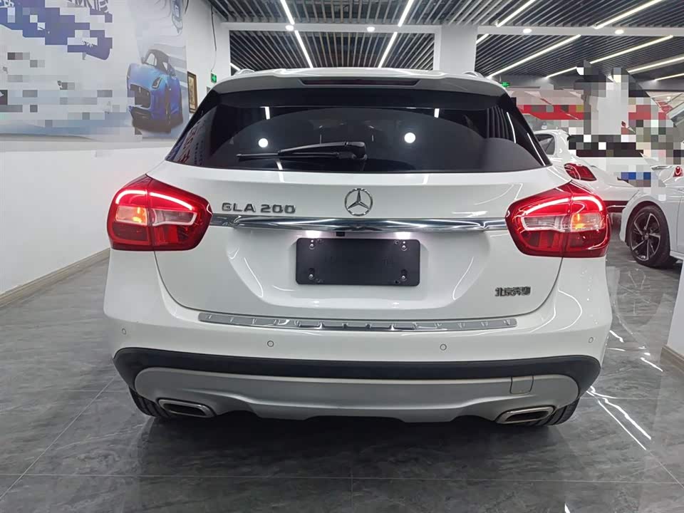 Mercedes-Benz GLA