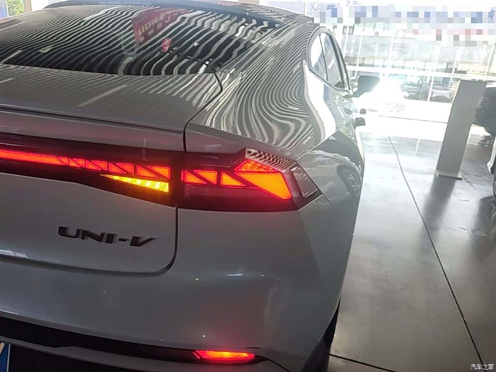 Changan UNI-V, 2025 8