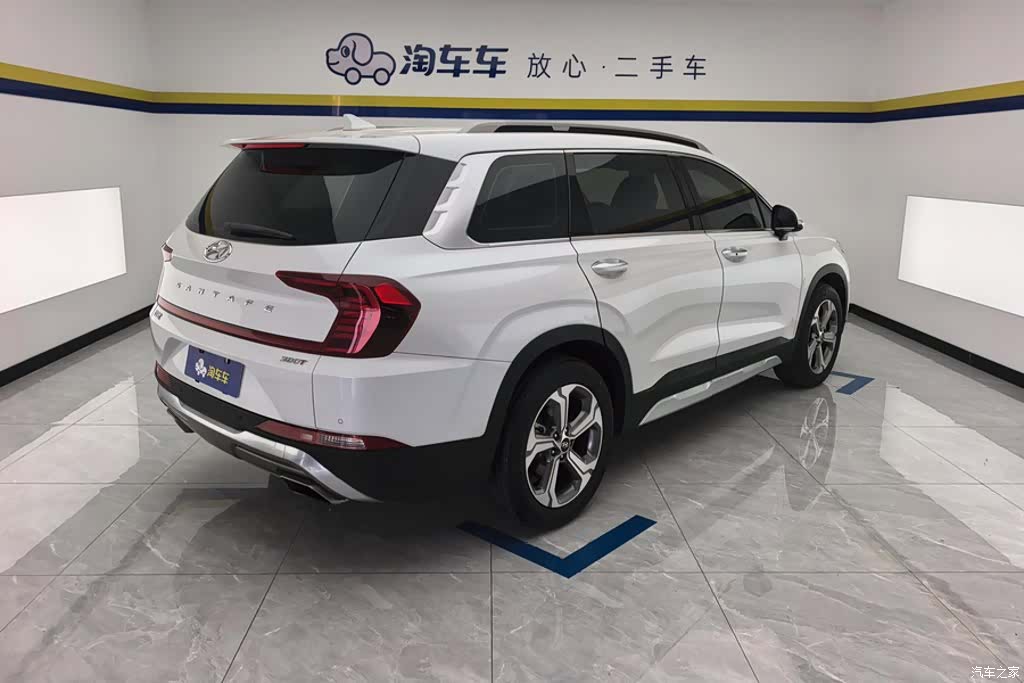 Hyundai Santa Fe, 2020 3