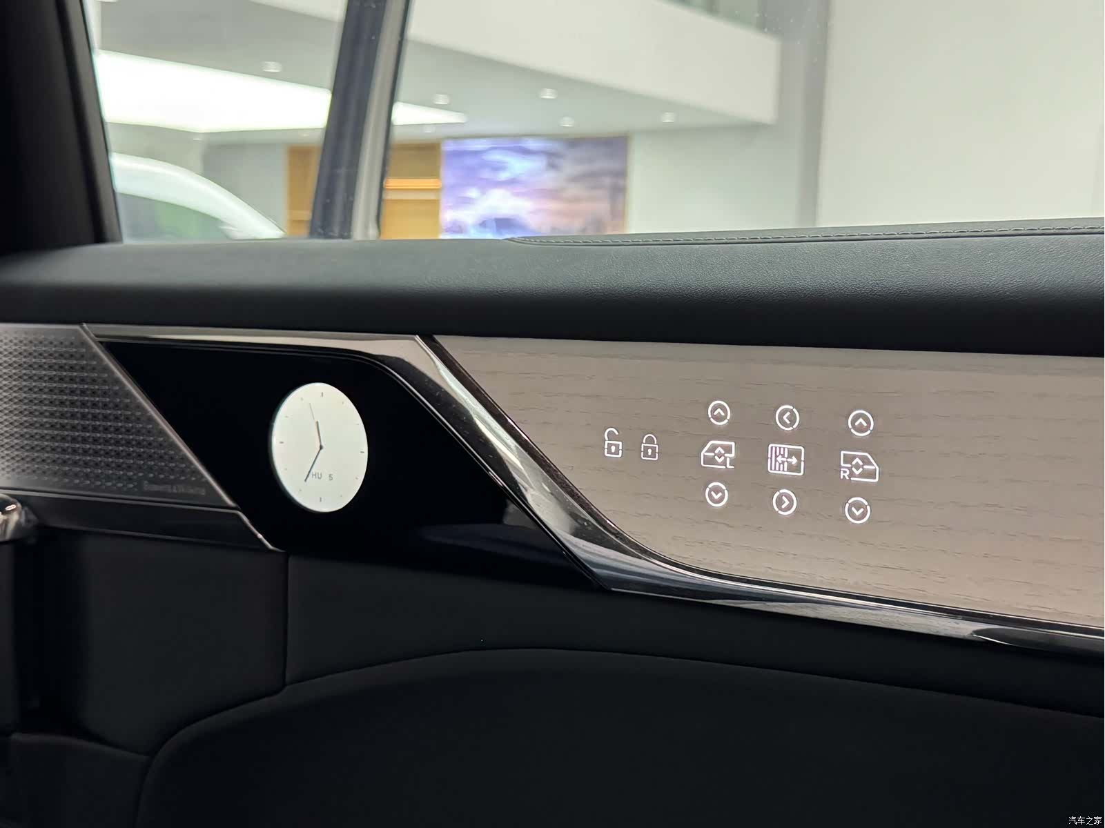 Volvo EM90, 2024 18