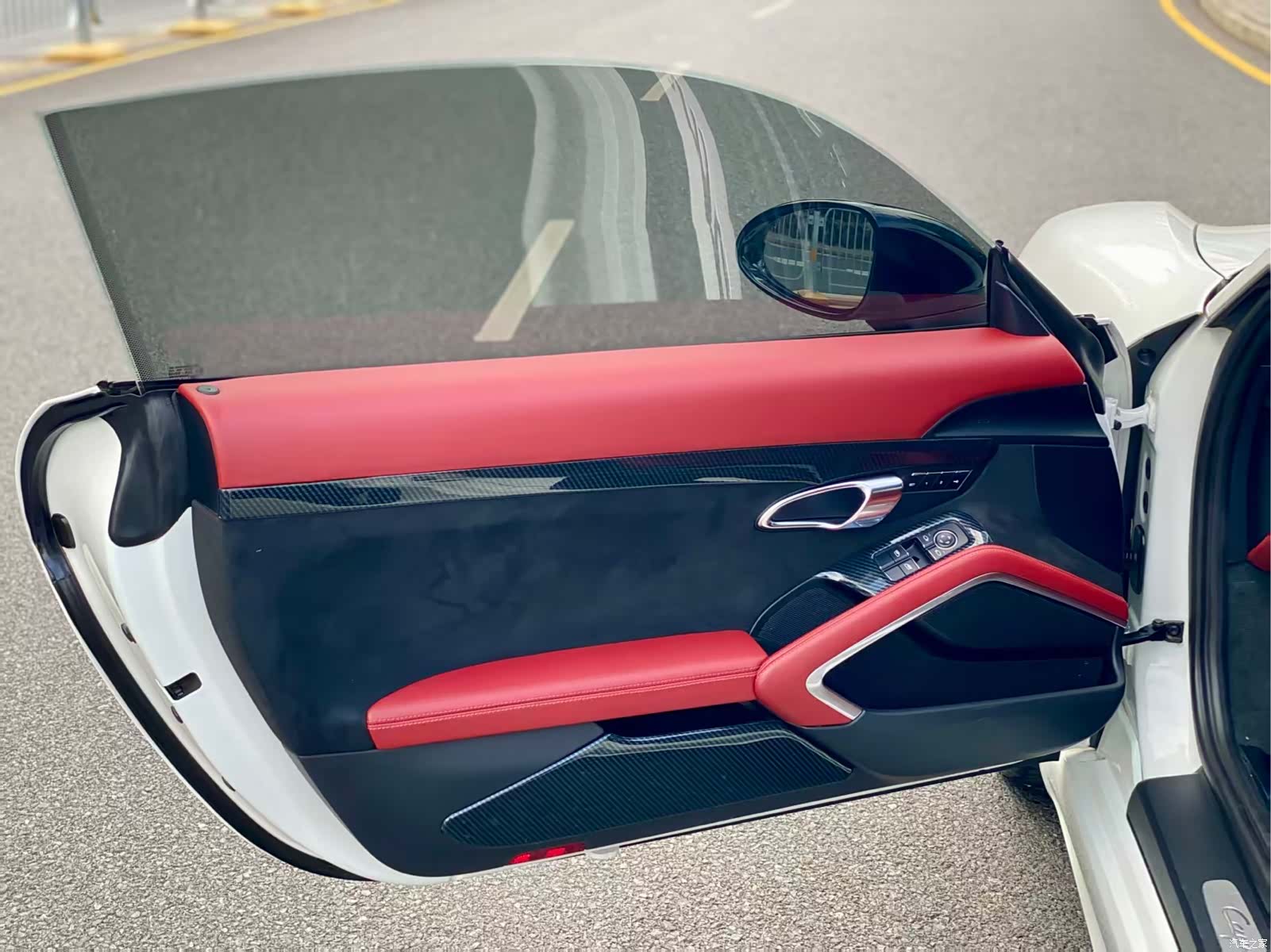 Porsche Cayman, 2017 10