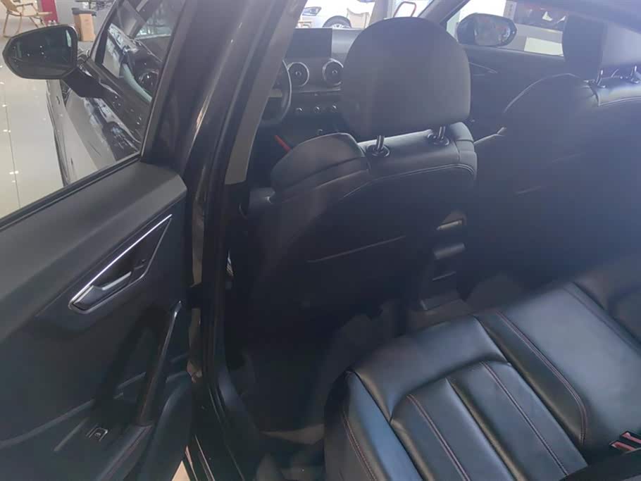 Audi Q2L Audi Q2L