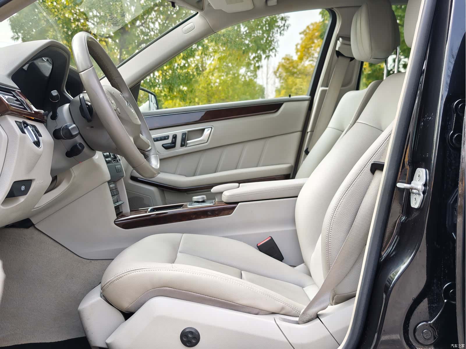 Mercedes-Benz E-Class, 2012 10