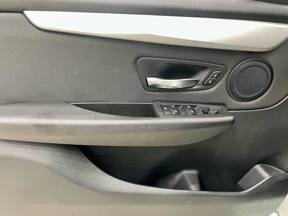 BMW 2 series multifunctional station wagon